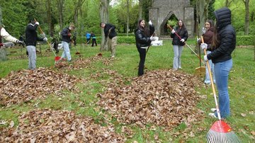 Arbeitseinsatz an den Kriegsgräbern des Ersten Weltkrieges