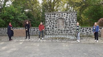 Denkmal am Kleinen Schöppenteich in Taucha