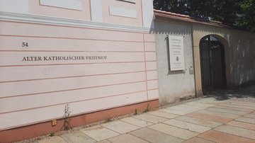Eingang des Alten Katholischen Friedhofs